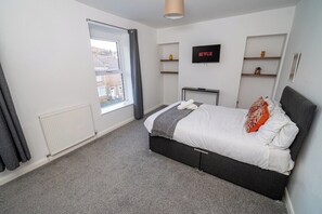 House (Spacious 3 Bed Home in the heart of S) - Spacious 3 Bed Home in the Heart of Swansea (Swansea)