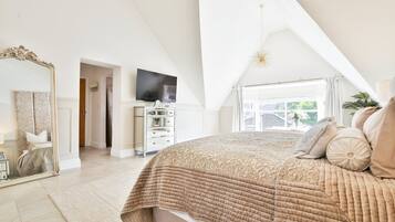 Casa (Modern 5-Bed Retreat with Parking) | 6 quartos, Wi-Fi de cortesia