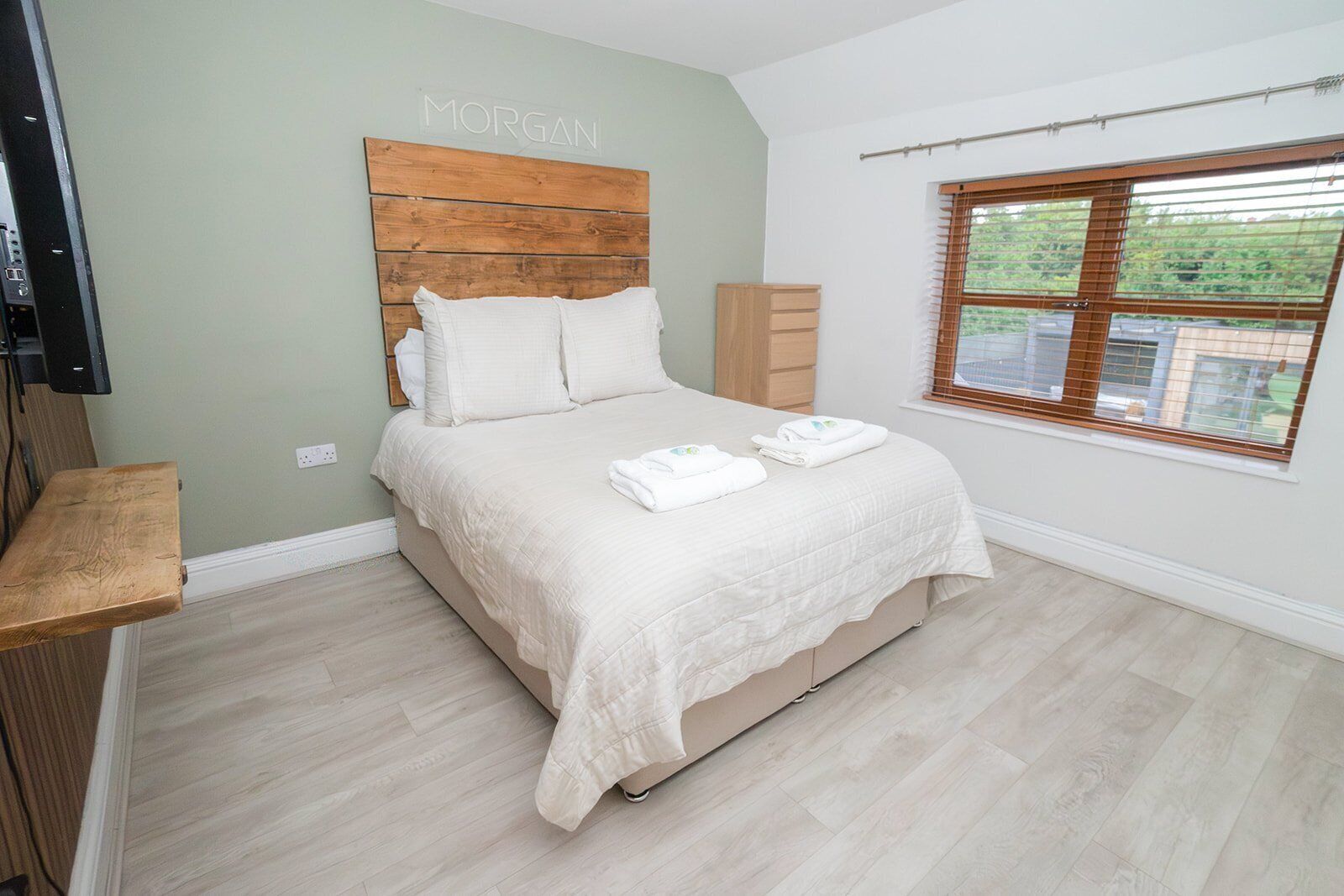 하우스 (Modern 5-Bed Retreat with Parking) | 6 개의 침실, 무료 WiFi