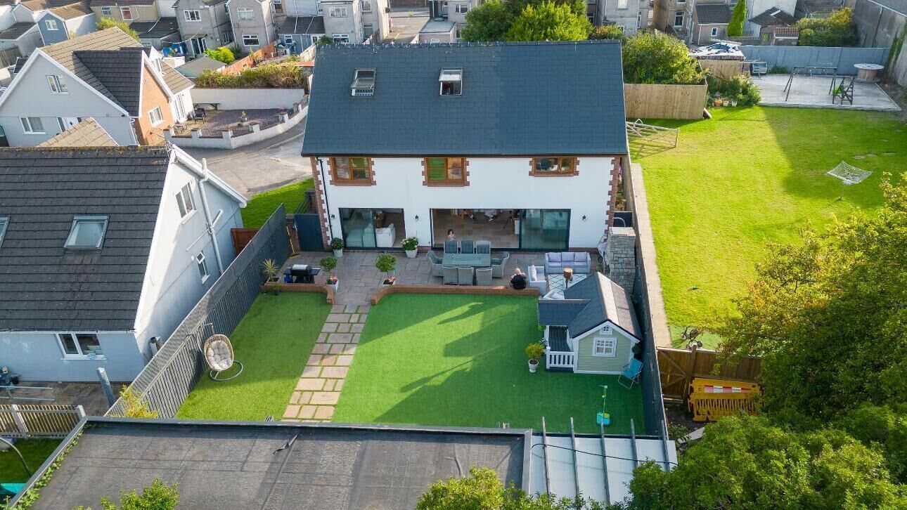 บริเวณภายนอก