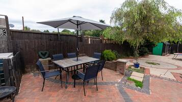 Nhà (The Family Nest – Swansea 4 Bedroom) | Khu ăn uống