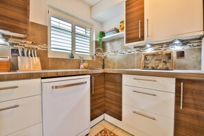 Hus (The Family Nest – Swansea 4 Bedroom) | Eget kök