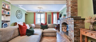 The Family Nest Swansea 4 Bedroom Retreat