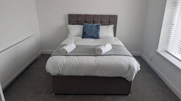 Ferienhaus (Spacious 3BR Swansea House near City ) | 3 Schlafzimmer, kostenloses WLAN