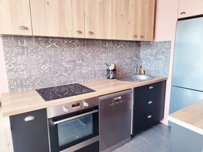 Four, plaque de cuisson, lave-vaisselle