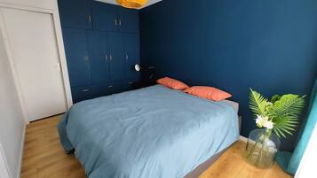 1 bedroom, iron/ironing board, Internet, bed sheets