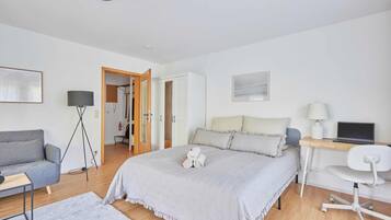 Bügeleisen/Bügelbrett, WLAN, Bettwäsche