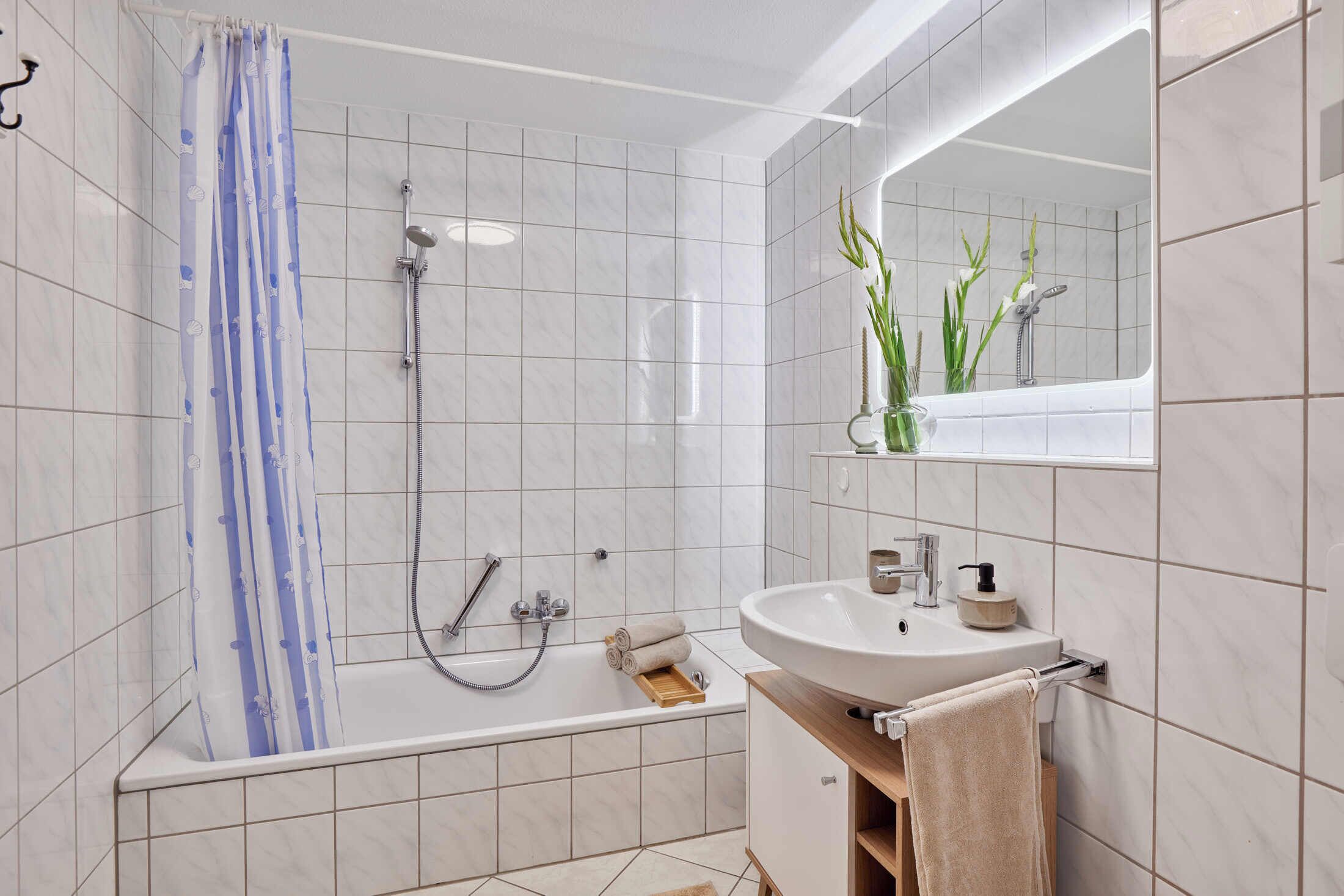 Hårtork, handdukar, tvål och toalettpapper