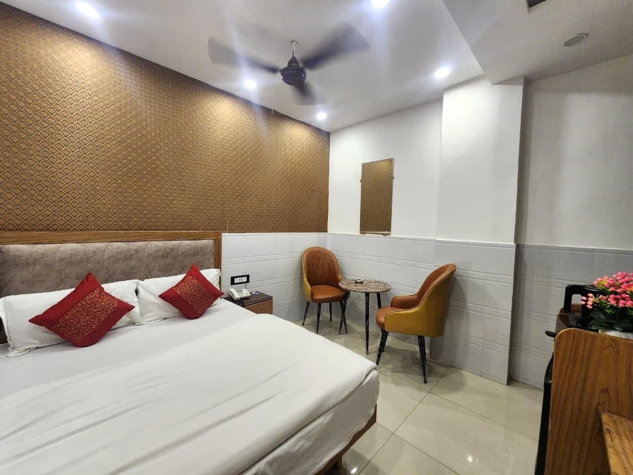 Habitación doble Deluxe | Escritorio, espacio para trabajar con laptop y wifi gratis 