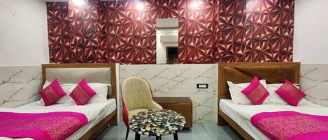 Hypo-allergenic bedding, desk, laptop workspace, free WiFi