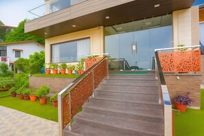 Front of property - Hotel Winter Line Inn Near St Francis Monastery (Mussoorie)