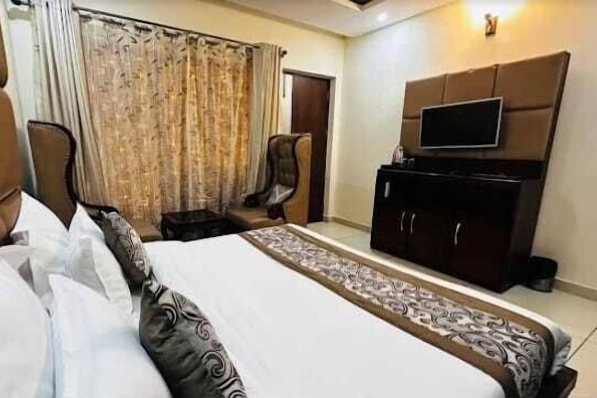 Deluxe Room | Free WiFi