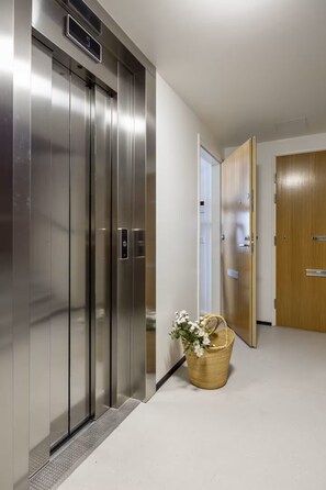 Interior entrance - New Stylish 1BR Apt. in Trendy Kallio (Helsinki)