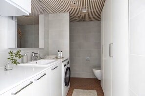 Superior Apartment, City View | Bathroom - New Stylish 1BR Apt. in Trendy Kallio (Helsinki)