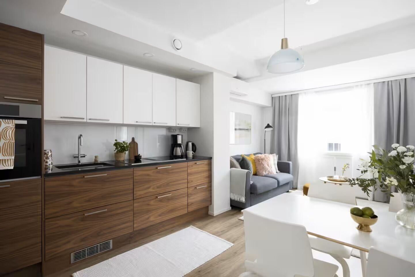 Superior-íbúð - borgarsýn | Einkaeldhús | Ísskápur í fullri stærð, örbylgjuofn, bakarofn, eldavélarhellur