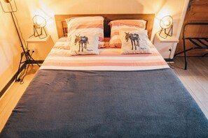 Comfort trippelrum | Mörkläggningsgardiner, ljudisolering och strykjärn/strykbräda