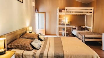 Rideaux occultants, chambres insonorisées, fer et planche à repasser