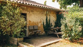 Familiekamer, uitzicht op bergen | Verduisterende gordijnen, geluiddichte muren