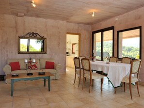 Dining - Villa Le Rocce Fiorite (S. Margherita di Pula)