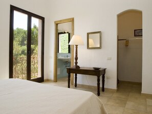 4 bedrooms, WiFi, bed sheets - Villa Le Rocce Fiorite (S. Margherita di Pula)