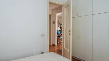 2 soverom, skrivebord, wi-fi og sengetøy