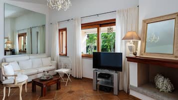 Télévision, cheminée