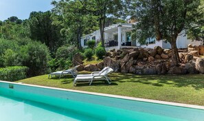 Pool - Villa Paradiso – Exclusive Villa with Pool, Panoramic Views, Near Golf & Beaches (Pula)