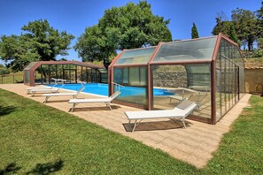 حمّام سباحة خارجي موسمي