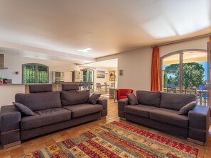 TV - Villa du Canadel by Interhome (Rayol Canadel)