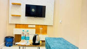 Deluxe Double Room, City View | WiFi (free)