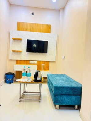 Deluxe Double Room, City View | Free WiFi - Hotel Shree Siddhi vinayak (Ujjain)