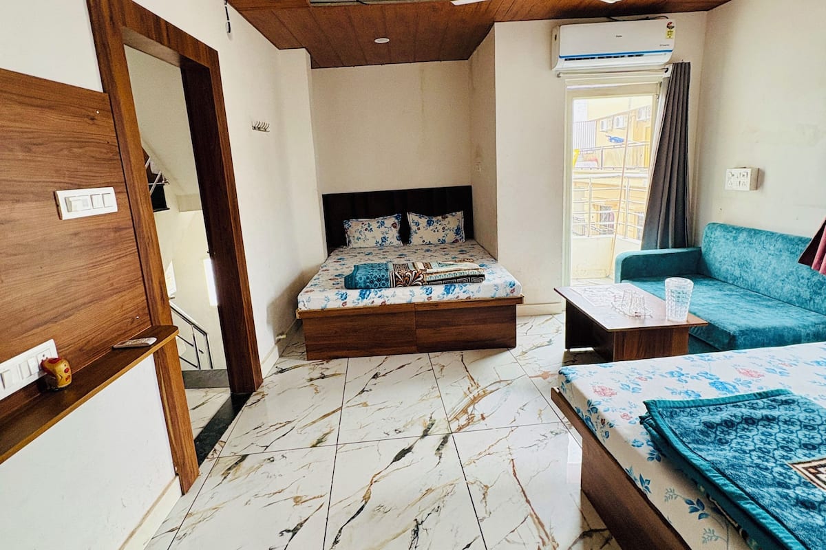 Family Double Room | Free WiFi