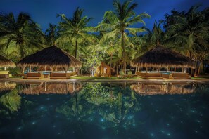 Outdoor pool - Bar Reef Resort (Alankuda)