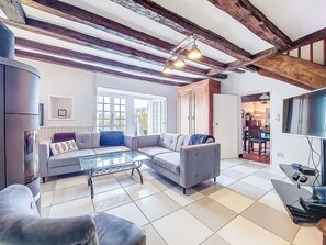 TV, fireplace, DVD player - Les Goganes by Interhome (Champtocé-sur-Loire)