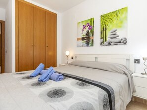 2 Schlafzimmer, Schreibtisch, Internetzugang