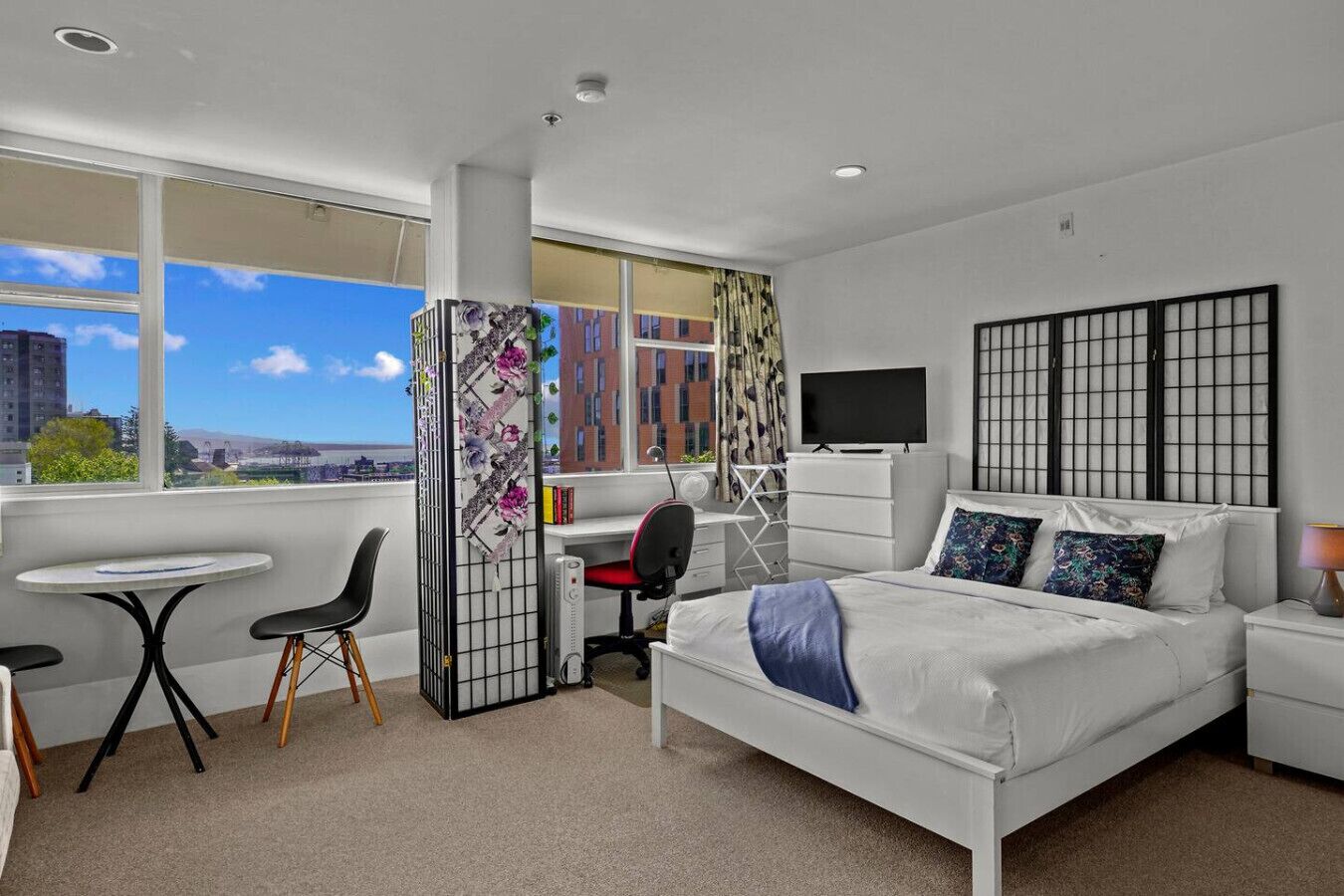 1 bedroom, desk, iron/ironing board, WiFi