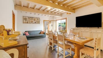 Casa familiare, camere multiple, 2 bagni, lato montagna (Lovely Margherita Private Pool) | Pasti