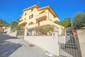 Exterior - Comfortable House With Pool&lovely View (Pescia)