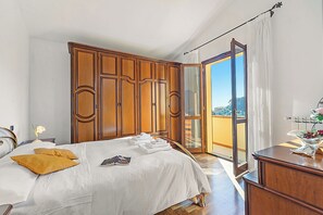 4 Schlafzimmer, Bügeleisen/Bügelbrett, kostenloses WLAN, Bettwäsche