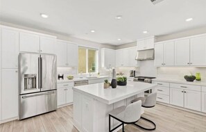 Refrigerador, microondas, horno y parrilla de estufa 