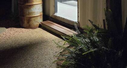 Room-one Life Live It Farm Stay "retro V