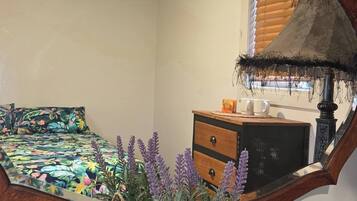 Shared Dormitory, 1 Bedroom, Smoking, Patio | 1 bedroom