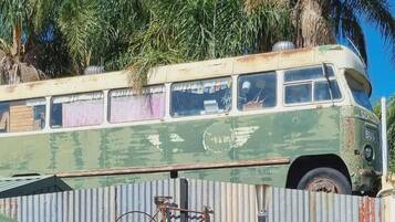 Phòng tập thể, 1 phòng ngủ, hút thuốc, sân hiên | Khuôn viên nơi lưu trú