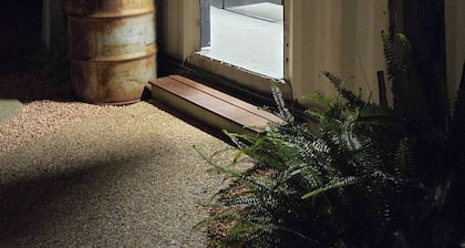 Room-one Life Live It Farm Stay "the Gov