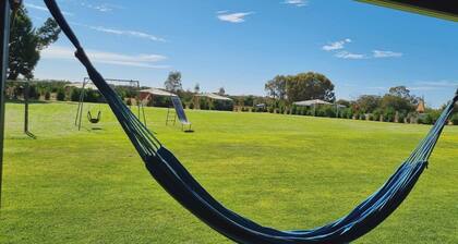 Room-one Life Live It Farm Stay "the Gov