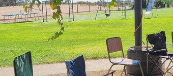 Room-one Life Live It Farm Stay "the Gov