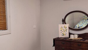 Shared Dormitory, 1 Bedroom, Patio, Garden View | 1 bedroom - Room-rustic Countryside Escape Cozy Priv (Curlwaa)