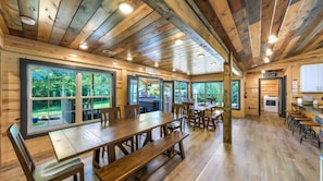 House, Accessible - Luxury Poolside Cabin in Sevierville (Sevierville)