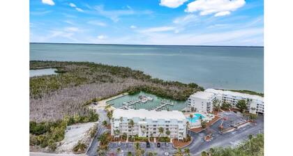 Charming bayside condo in south seas resort Captiva for a relaxing getaway