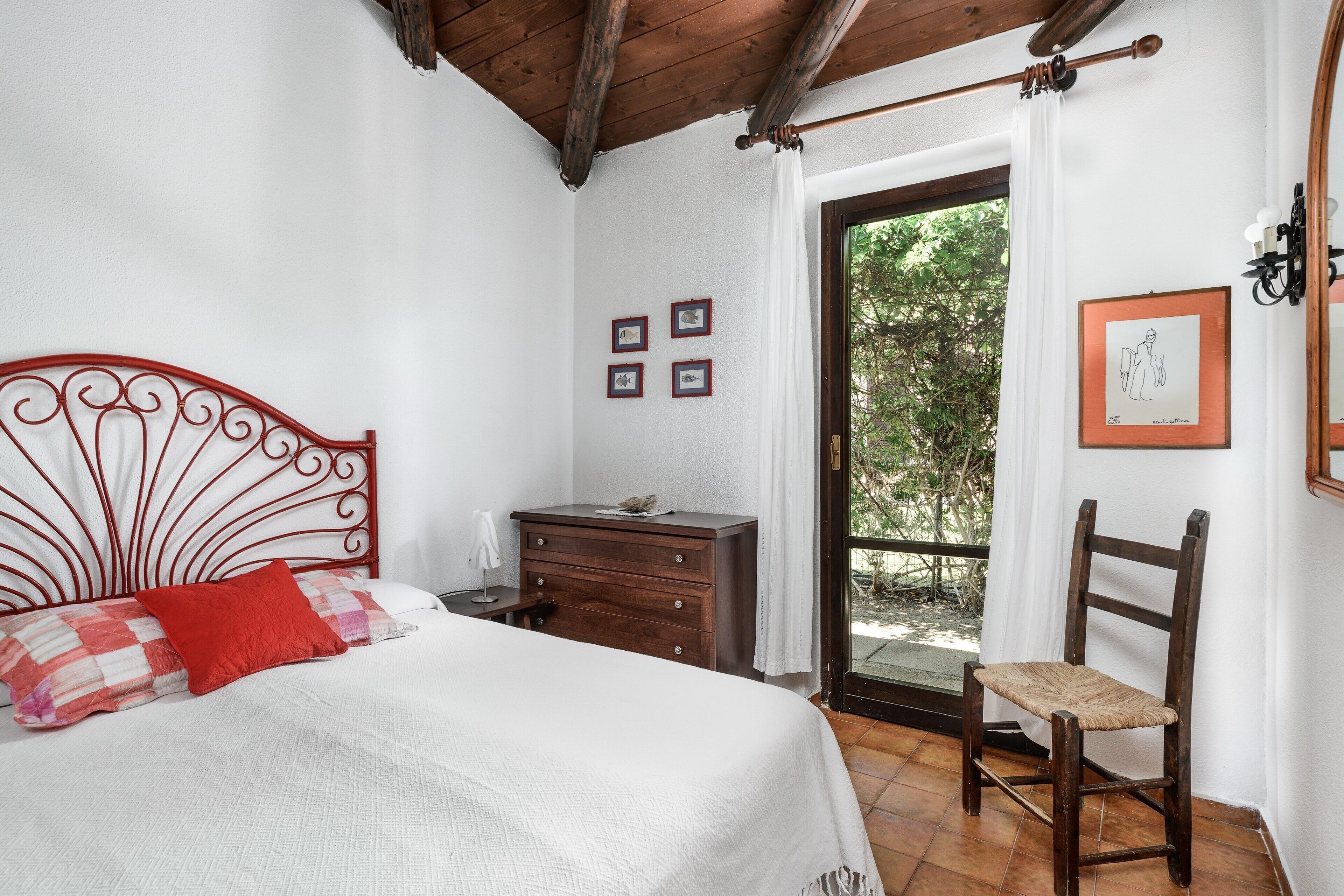 4 habitaciones, escritorio, wifi y ropa de cama 
